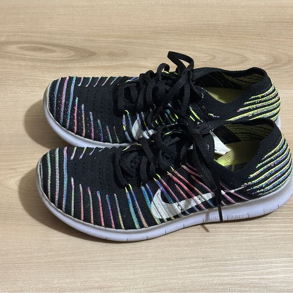 Nike Women's  Free Run Flyknit Multicolor Size‎ 6.5 - Picture 4 of 10